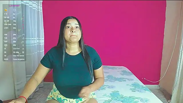 Snapshot of violeta_rous chatting on January 15, 2025, 6:01 am violeta rous online show from January 15, 2025, 6:01 am