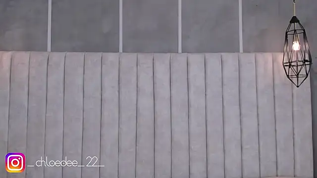 chloe d online show from January 27, 2025, 11:22 am