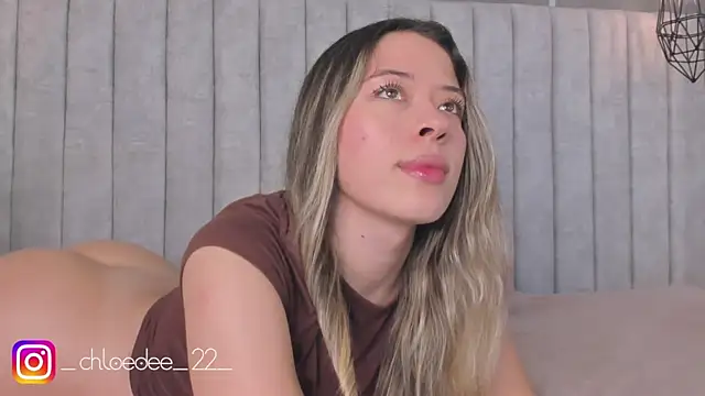 chloe d online show from February 15, 2025, 2:55 pm