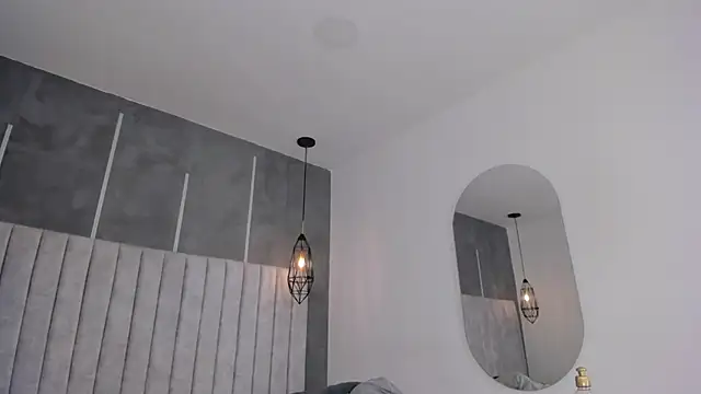 chloe d online show from February 24, 2025, 12:16 pm