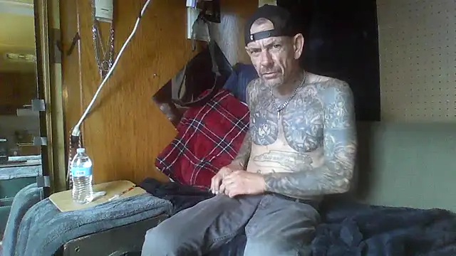 Snapshot of deepstroker42071 chatting on April 7, 2026, 8:31 pm deepstroker42071 online show from April 7, 2026, 8:31 pm