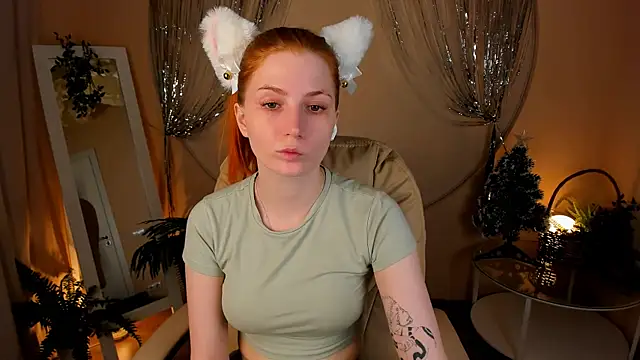 Snapshot of Mira__Blush chatting on December 22, 2024, 8:47 pm Mira Blush online show from December 22, 2024, 8:47 pm