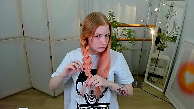 Snapshot of Mira__Blush chatting on January 22, 2025, 8:49 pm Mira Blush online show from January 22, 2025, 8:49 pm