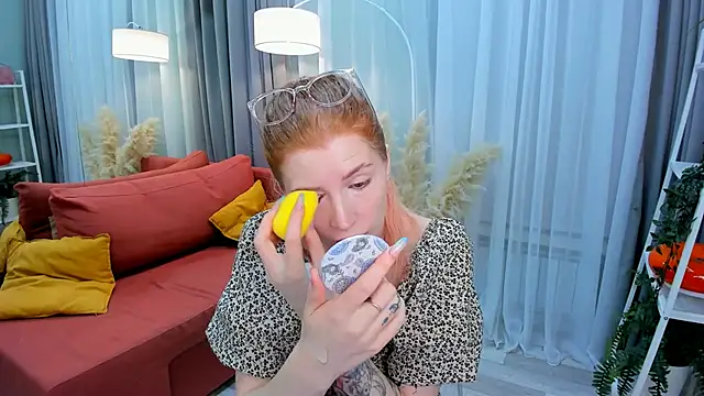 Snapshot of Mira__Blush chatting on January 28, 2025, 1:49 pm Mira Blush online show from January 28, 2025, 1:49 pm