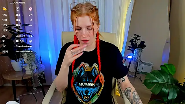 Snapshot of Mira__Blush chatting on February 23, 2025, 11:36 pm Mira Blush online show from February 23, 2025, 11:36 pm