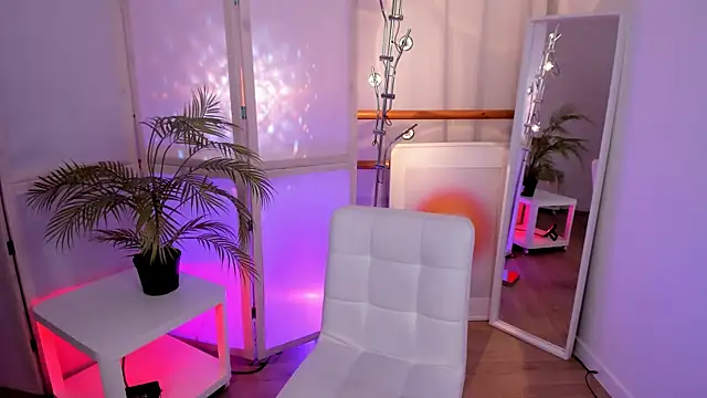 Snapshot of Mira__Blush chatting on February 24, 2025, 8:36 pm Mira Blush online show from February 24, 2025, 8:36 pm