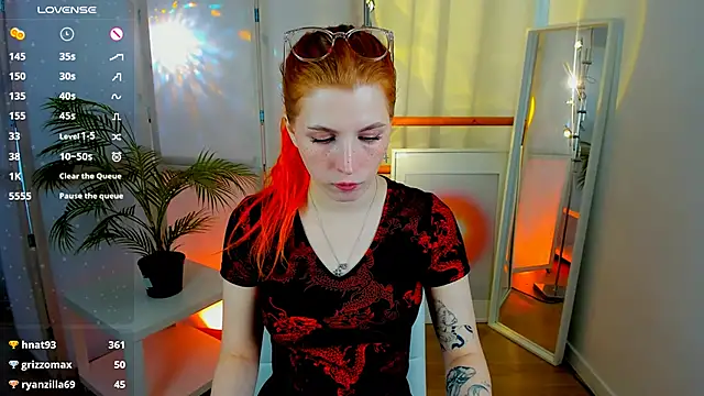 Snapshot of Mira__Blush chatting on February 28, 2025, 9:58 am Mira Blush online show from February 28, 2025, 9:58 am