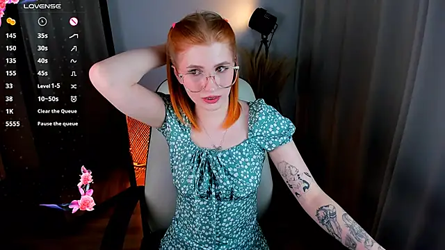 Snapshot of Mira__Blush chatting on March 8, 2025, 9:39 am Mira Blush online show from March 8, 2025, 9:39 am