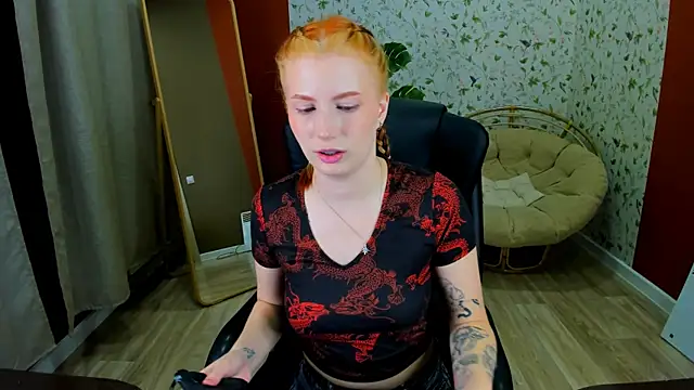 Snapshot of Mira__Blush chatting on November 14, 2025, 9:13 pm Mira Blush online show from November 14, 2025, 9:13 pm