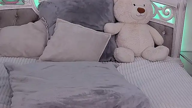 CrissyTaylor online show from October 16, 2025, 3:18 am