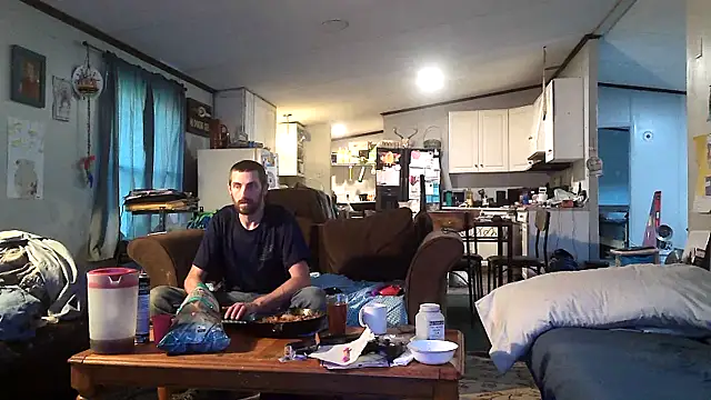 Snapshot of Bi_curious86 chatting on October 31, 2025, 9:49 pm Bi curious86 online show from October 31, 2025, 9:49 pm