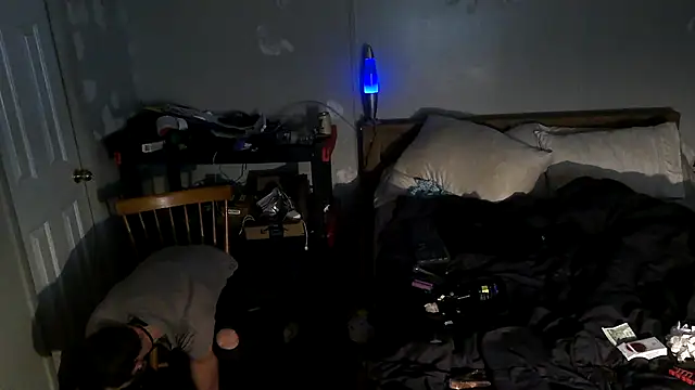 Snapshot of Bi_curious86 chatting on November 8, 2025, 2:34 am Bi curious86 online show from November 8, 2025, 2:34 am