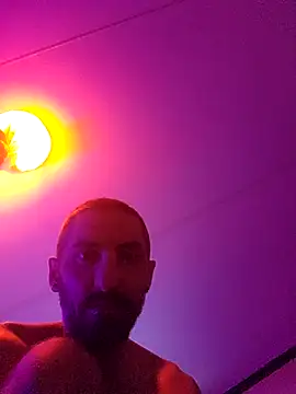 Snapshot of Bi_curious86 chatting on February 14, 2026, 1:46 am Bi curious86 online show from February 14, 2026, 1:46 am