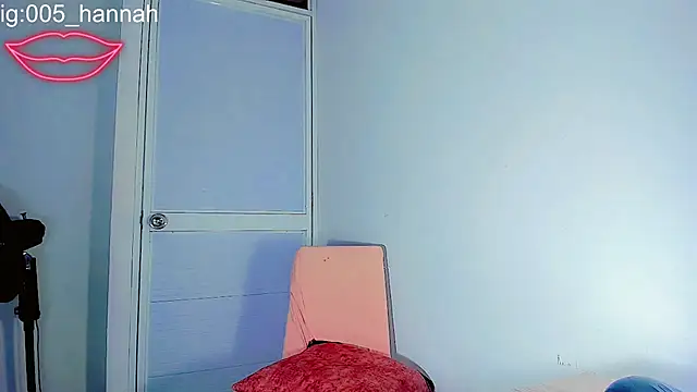 Hannahsmit online show from October 17, 2025, 6:49 am