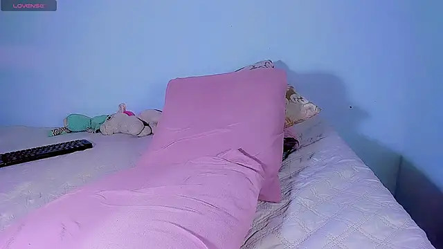 Hannahsmit online show from November 30, 2025, 11:09 pm