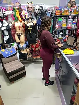 ROSALIALUCY online show from November 5, 2025, 11:43 am