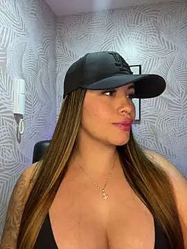 sexyyykloee online show from February 16, 2026, 6:31 am