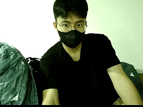 Gwencloudy online show from October 6, 2025, 4:04 pm