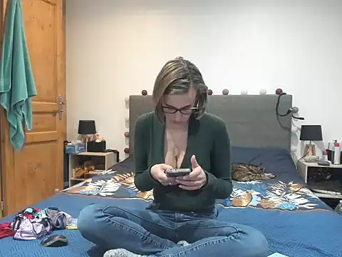 Snapshot of Madame_Callie chatting on March 30, 2026, 12:17 pm Madame Callie online show from March 30, 2026, 12:17 pm