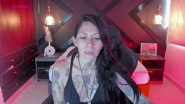 dark gotica online show from September 25, 2025, 7:06 pm