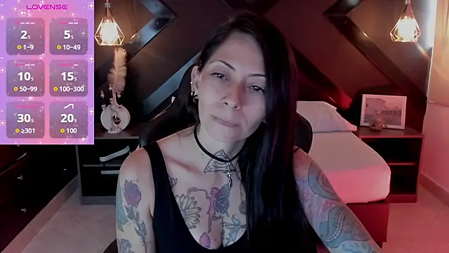 dark gotica online show from October 24, 2025, 8:49 pm