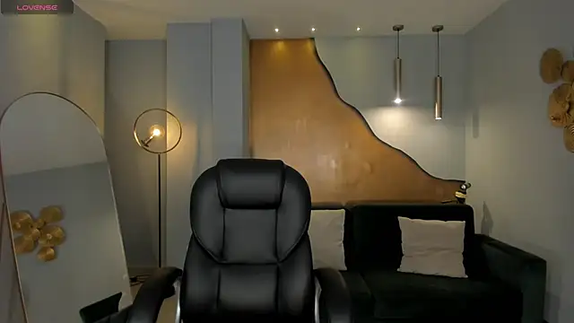 AlessiaCorleone  online show from January 13, 2026, 8:14 pm