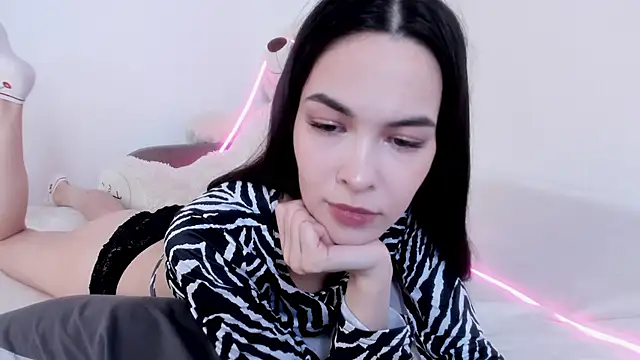 666kisses online show from March 15, 2025, 7:20 am