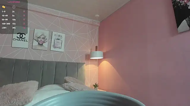 dolly zoe online show from December 5, 2024, 5:26 am