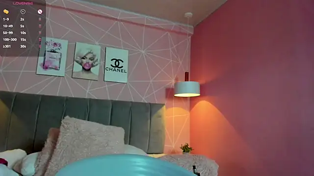 dolly zoe online show from January 3, 2025, 8:10 am