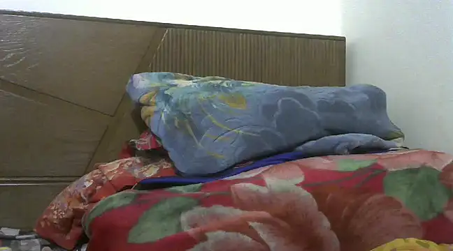 shekira99 online show from February 19, 2025, 7:59 pm