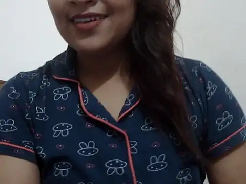 shekira99 online show from September 30, 2025, 1:27 pm