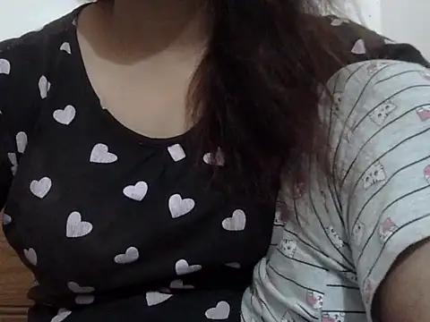 shekira99 online show from October 18, 2025, 8:20 pm