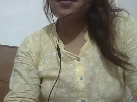 shekira99 online show from May 19, 2026, 7:31 pm