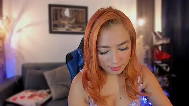 valerycolins online show from February 3, 2025, 3:31 am