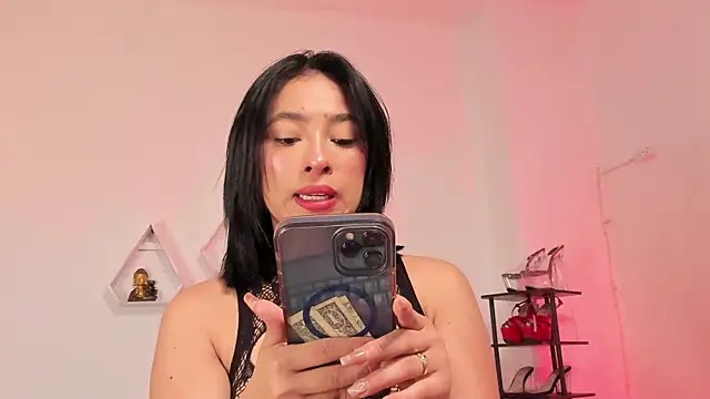 valerycolins online show from January 13, 2026, 2:17 am