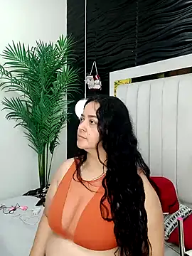 lucia vonne  online show from January 11, 2025, 1:01 pm