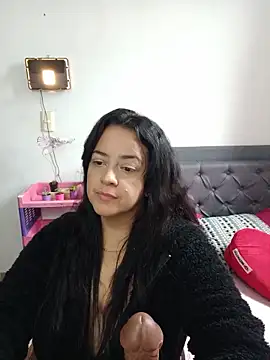 Snapshot of lucia_vonne_ chatting on June 6, 2026, 9:19 pm lucia vonne online show from June 6, 2026, 9:19 pm