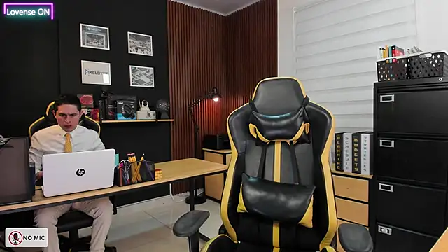 Snapshot of Office_Naughty_Girl chatting on March 14, 2025, 3:47 pm Office Naughty Girl online show from March 14, 2025, 3:47 pm