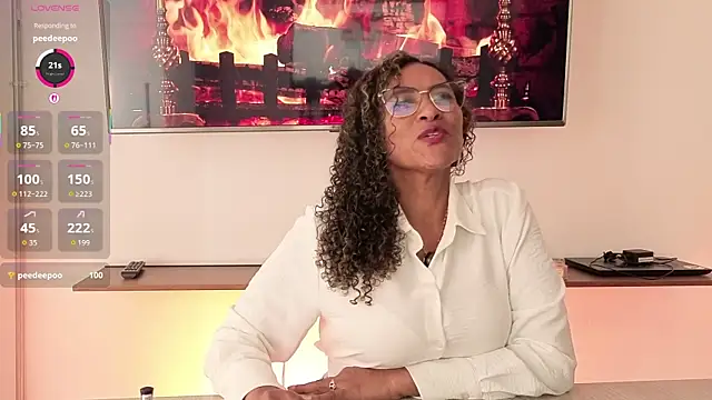 Snapshot of _Victoria_Hills chatting on October 11, 2025, 1:09 pm Victoria Hills online show from October 11, 2025, 1:09 pm