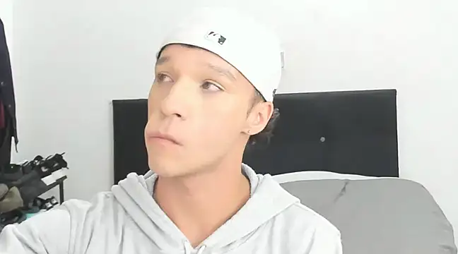 Snapshot of angelcortes chatting on January 6, 2025, 12:37 am angelcortes online show from January 6, 2025, 12:37 am