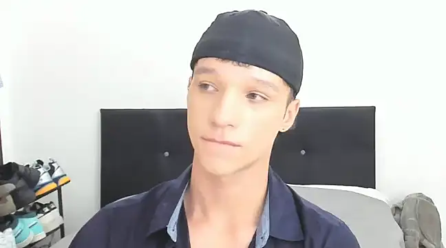 Snapshot of angelcortes chatting on January 6, 2025, 12:02 pm angelcortes online show from January 6, 2025, 12:02 pm