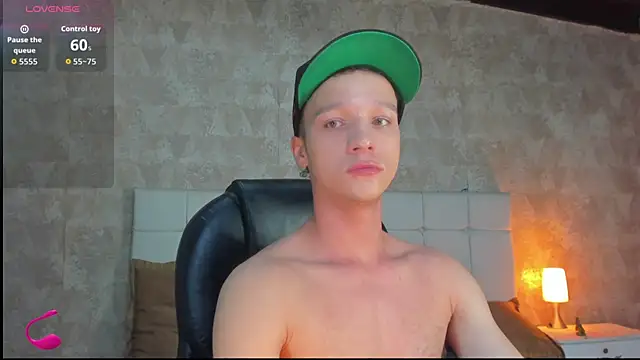 angelcortes online show from December 3, 2025, 11:41 am