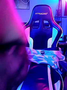 Snapshot of Funwithbrad1 chatting on December 11, 2024, 5:43 am Funwithbrad1 online show from December 11, 2024, 5:43 am