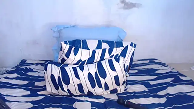 NikkiDickSavage online show from April 1, 2026, 7:53 am