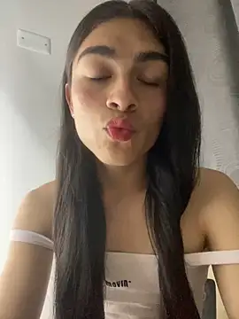 valendoll online show from March 13, 2025, 6:05 am