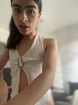 valendoll online show from October 24, 2025, 5:53 pm