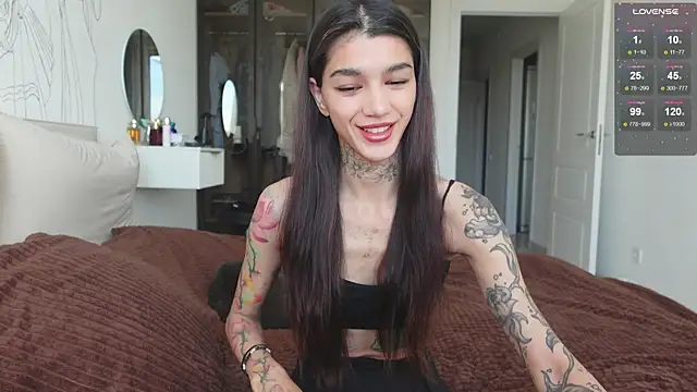 vinkitinkii online show from October 12, 2025, 6:56 am