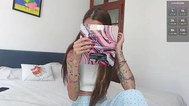 vinkitinkii online show from April 17, 2026, 4:04 am