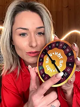 petrouchkaaa  online show from January 14, 2026, 8:47 pm