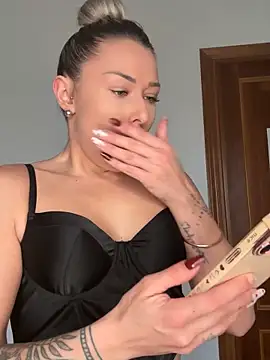 Snapshot of petrouchkaaa_ chatting on February 12, 2026, 9:04 am petrouchkaaa online show from February 12, 2026, 9:04 am